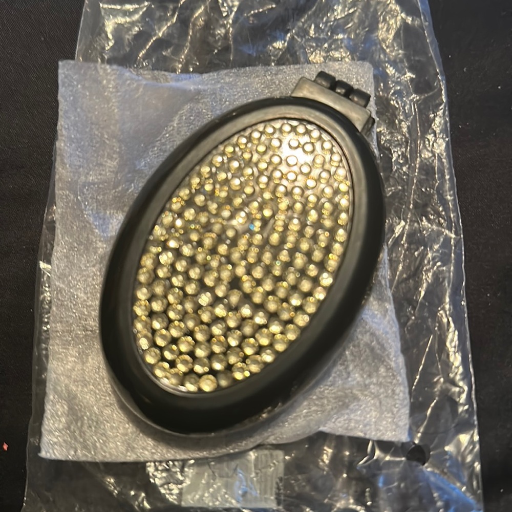 Travel brush